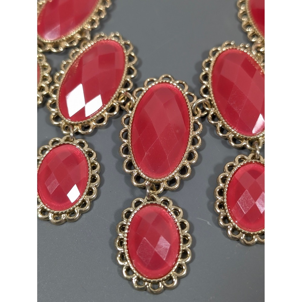 Berry Pink Statement Necklace Faceted Acrylic Gold Tone 21in Bib - Picture 3 of 8